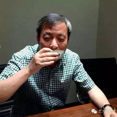 劉益謙為何熱衷于萬(wàn)兩黃金買死馬尸骨